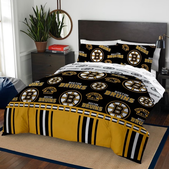 NHL Boston Bruins The Northwest Company 5-Piece Queen Bed in a Bag Set - Picture 1 of 5